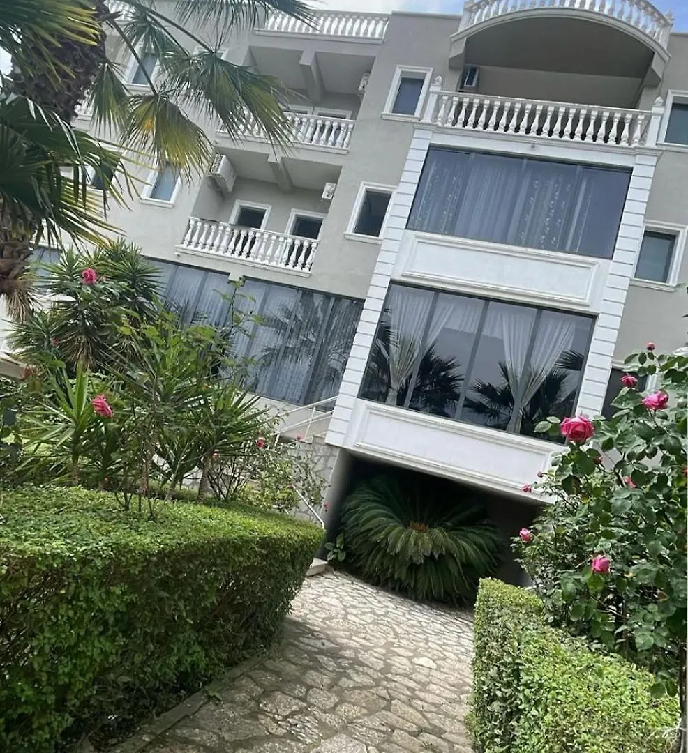 Vila Megi Golem